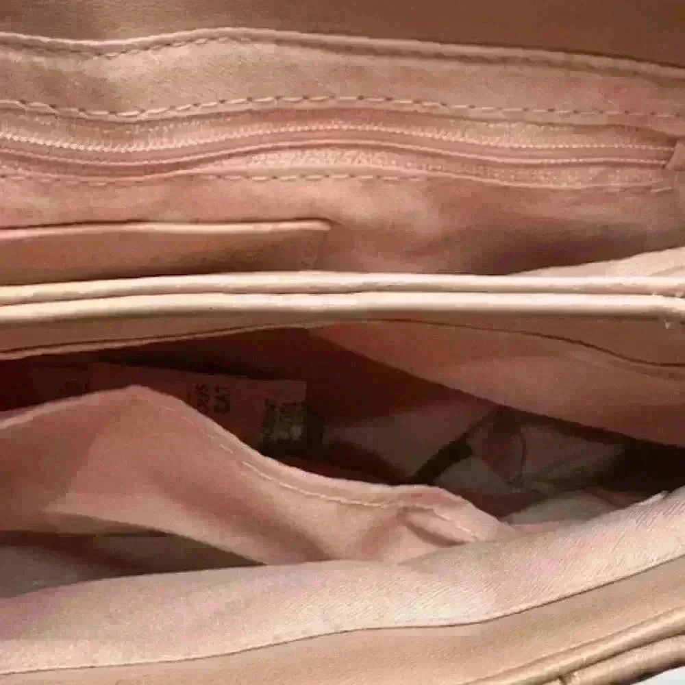 NWT GILDA PARIS GGH-521 Quilted Messenger Shoulder Bag in Blush